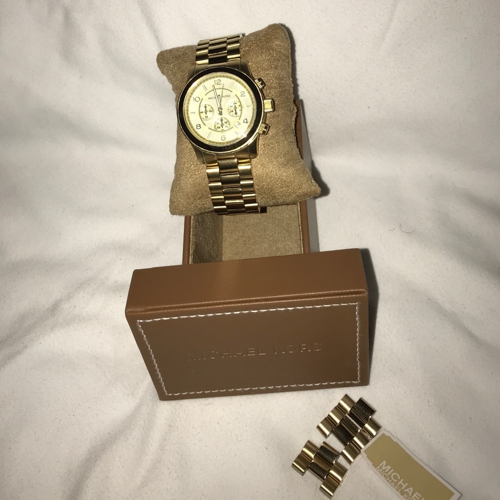 Mickael Kors - Runway Gold Watch - MK8077