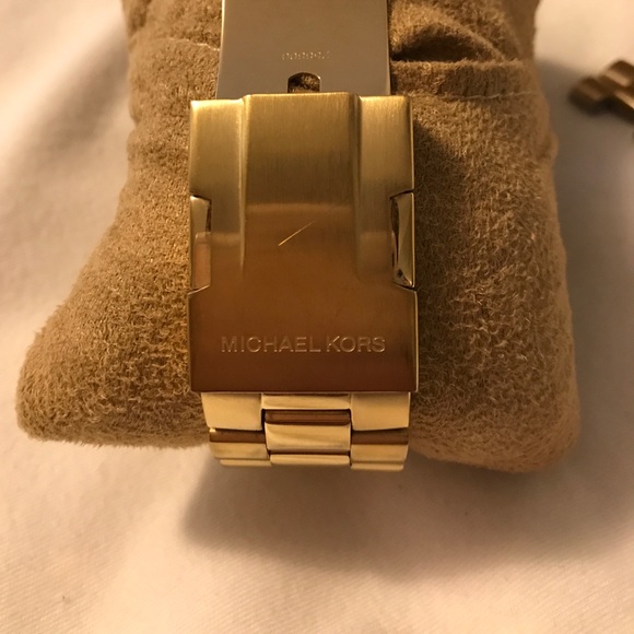 Mickael Kors - Runway Gold Watch - MK8077