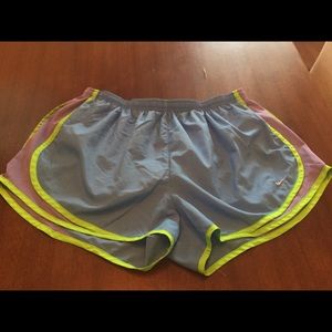 NIKE SHORTS