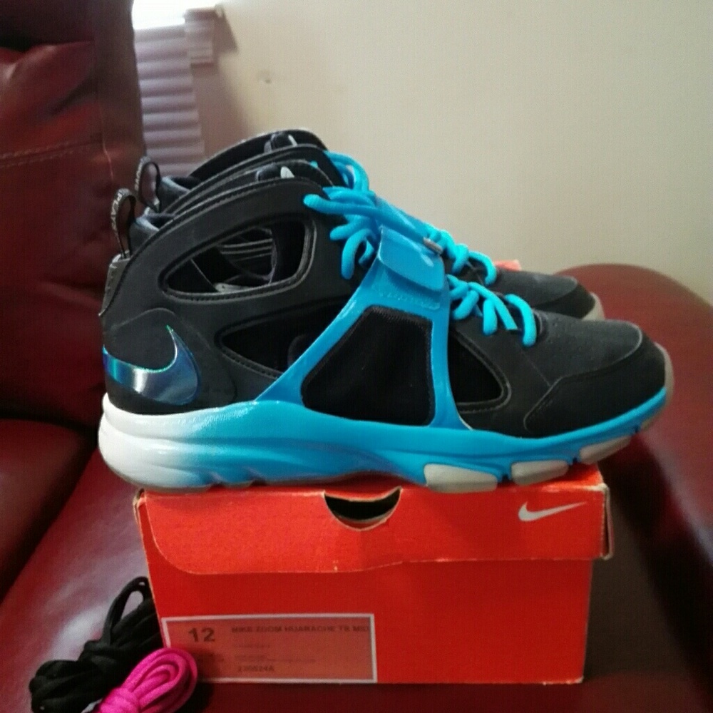 Nike playstation friends and family
