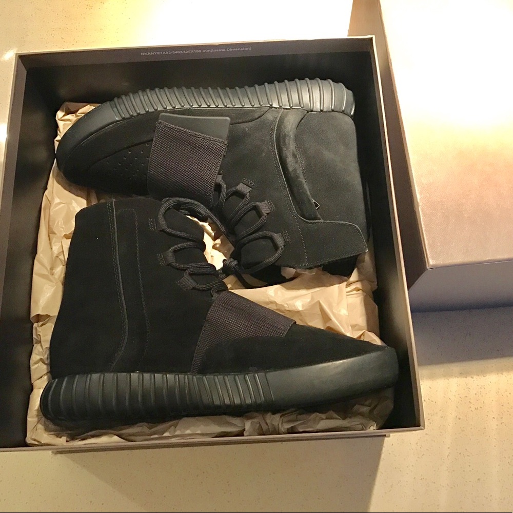 Black Yeezy BOOST 750 Men’s Size 10 - Picture 1 of 8