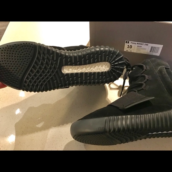 Black Yeezy BOOST 750 Men’s Size 10 - Picture 4 of 8
