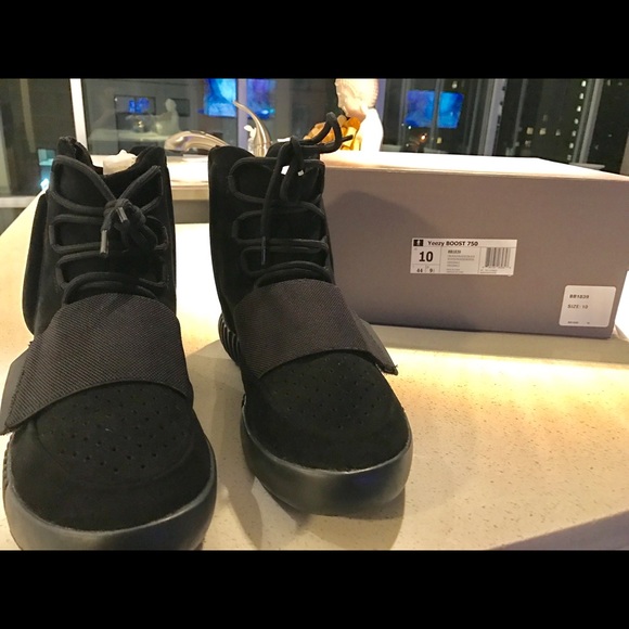 Black Yeezy BOOST 750 Men’s Size 10 - Picture 5 of 8