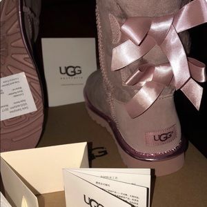 Brand new fall Uggs boots 2017 Metallic bow II