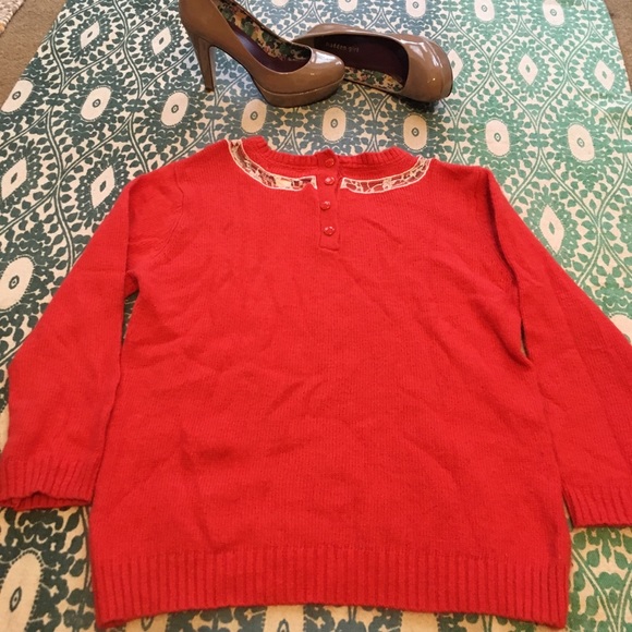 FLASH SALE ⚡️Forever 21 sweater lace bow & buttons - Picture 3 of 7