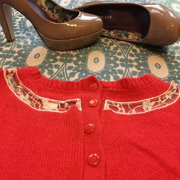 FLASH SALE ⚡️Forever 21 sweater lace bow & buttons - Picture 4 of 7