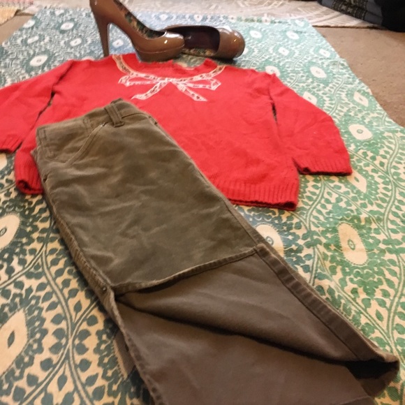 FLASH SALE ⚡️Forever 21 sweater lace bow & buttons - Picture 7 of 7