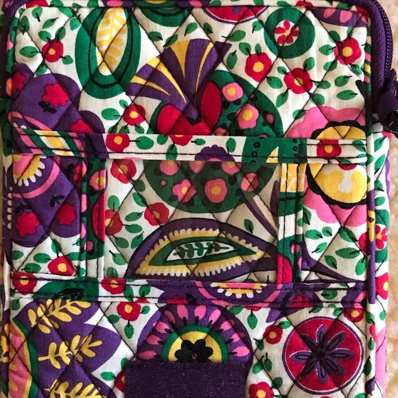 Vera Bradley Crossbody - Picture 4 of 7