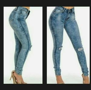 BUTT LIFT MID RISE JEANS