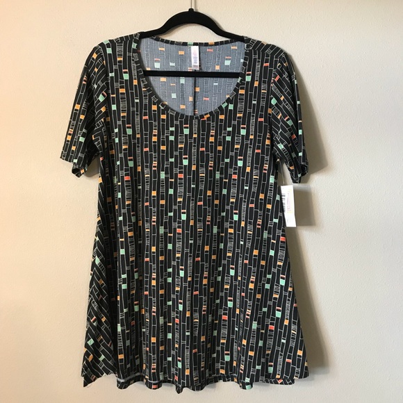 LuLaRoe Tops - LuLaRoe “Perfect” Tee - Small - NWT