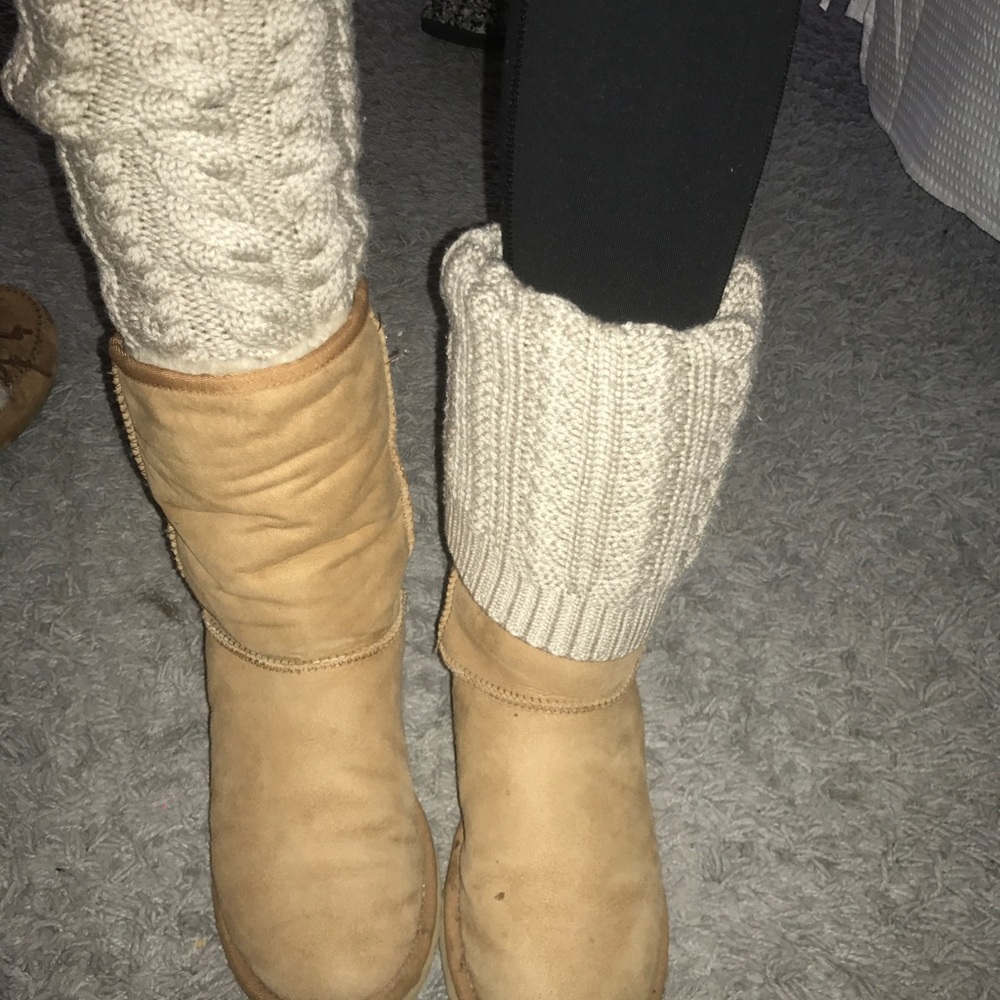 chestnut UGG Tularosa boot
