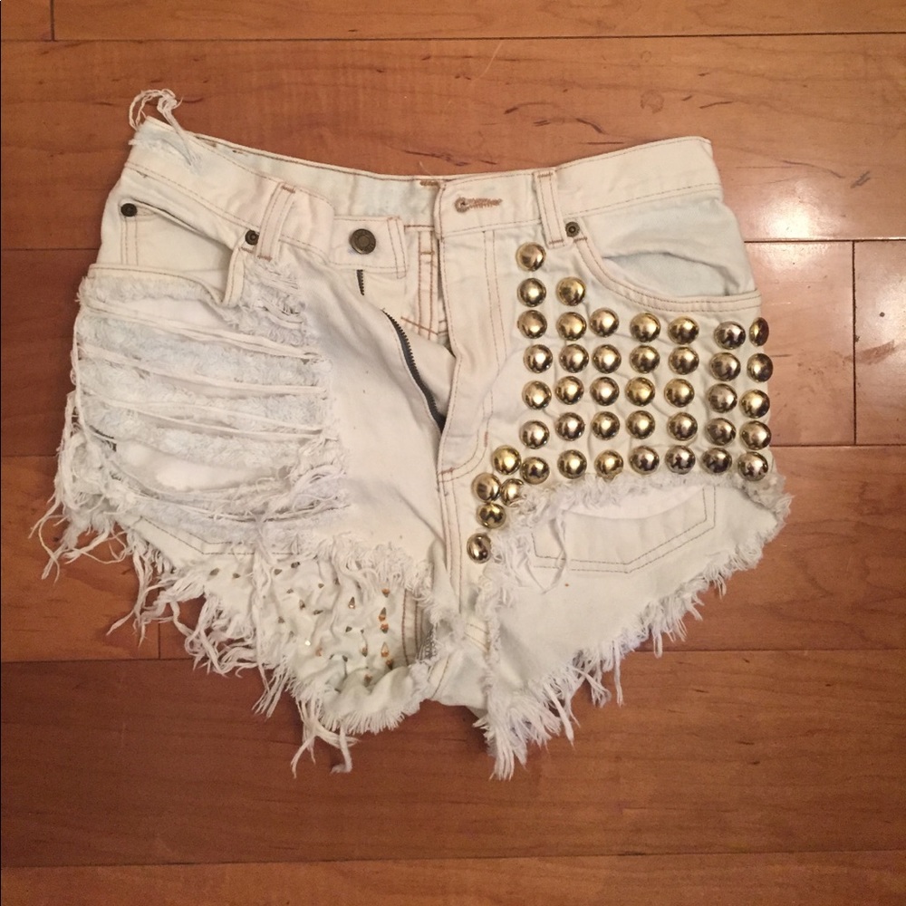 Lots of design & detailed shorts