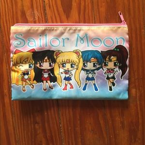 CUTEST Sailor Moon zip pouch