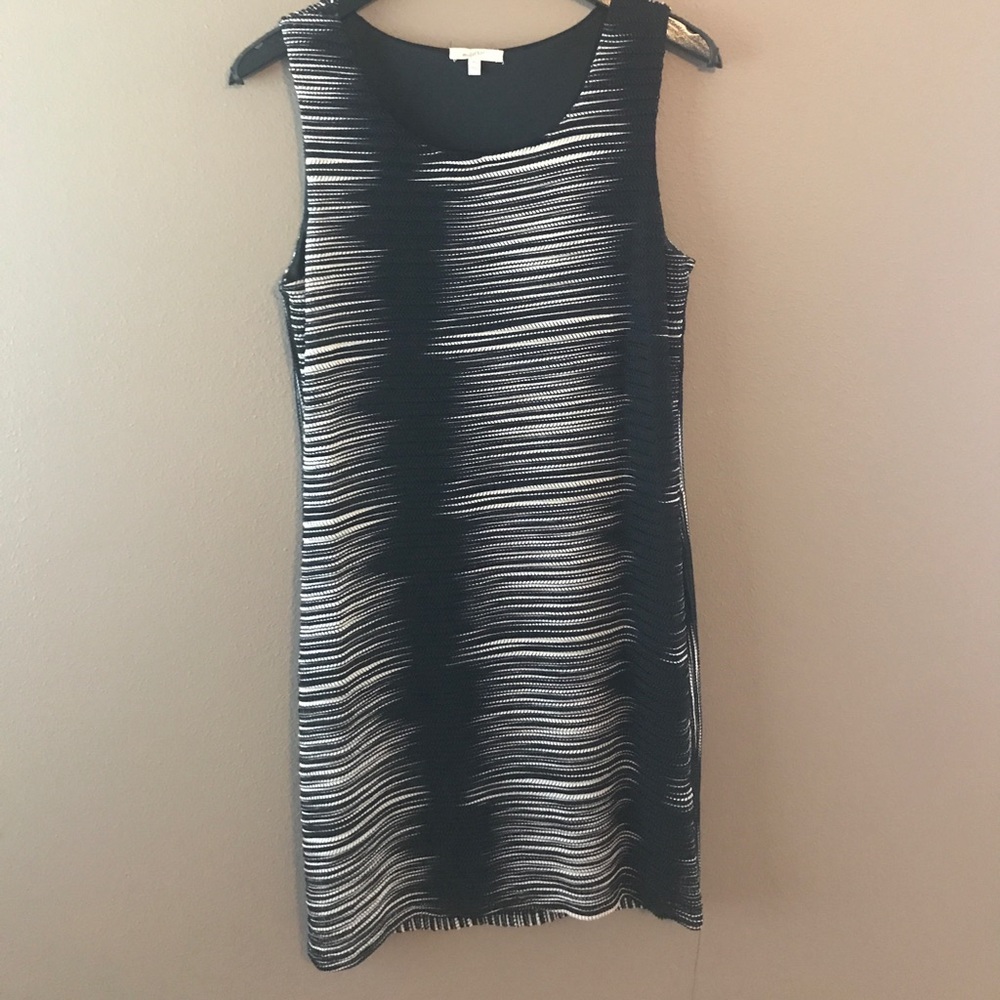 Black and white sleeveless dress