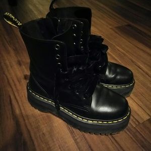 Black platform Dr. Martens