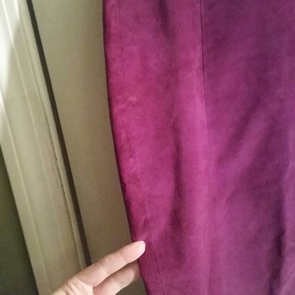 Opulent Suede Skirt! - Picture 5 of 8