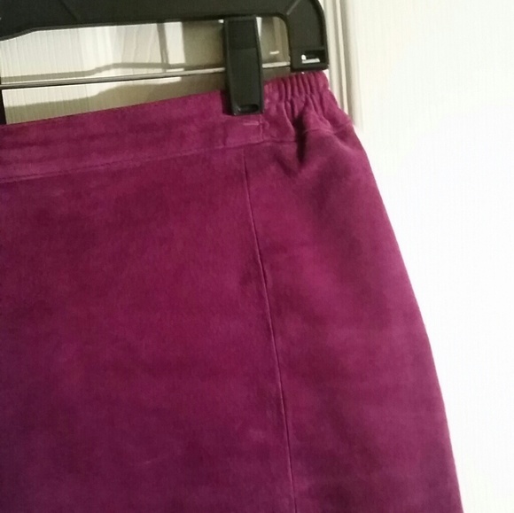 Opulent Suede Skirt! - Picture 2 of 8