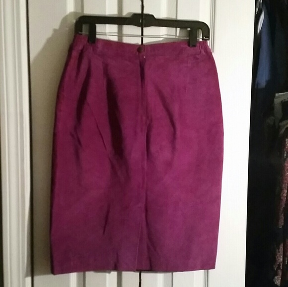 Opulent Suede Skirt! - Picture 8 of 8