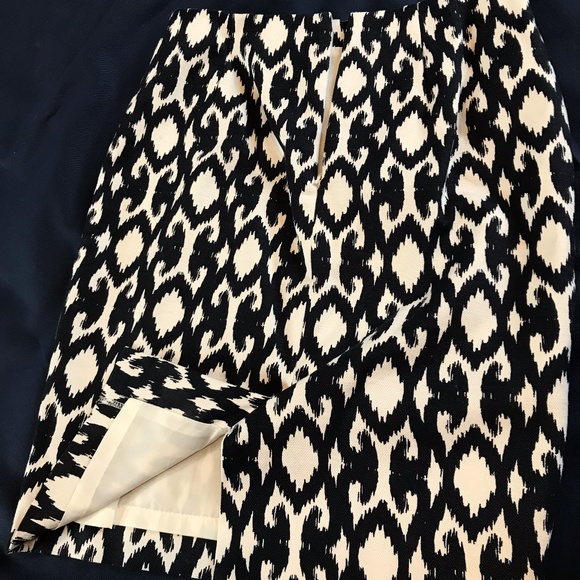 Ann Taylor Petite Pencil Skirt - Picture 4 of 4