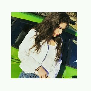 Meet your Posher, Leslie