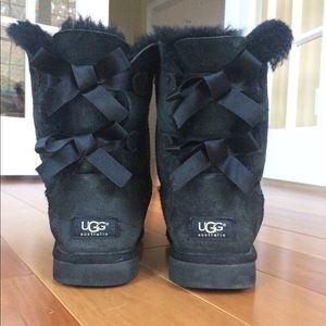 UGG WOMEN'S BAILEY BOW Black