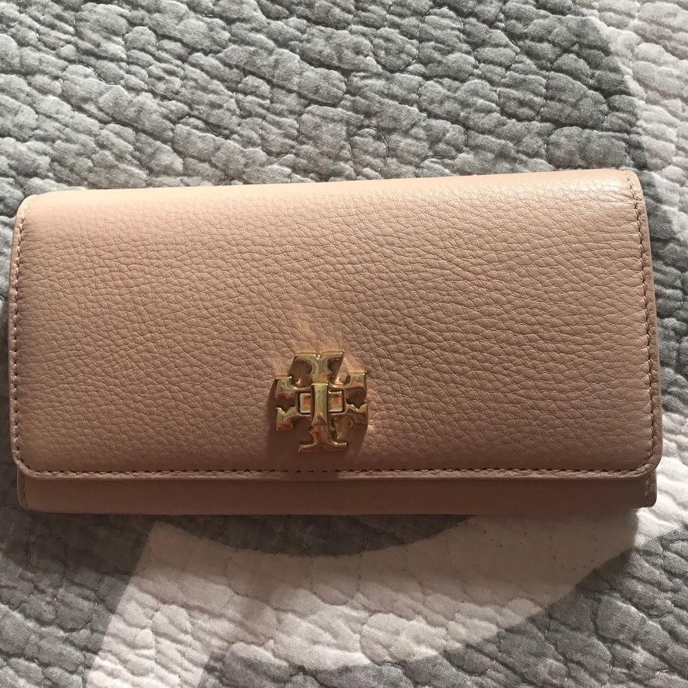 Tory burch wallet