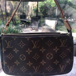 Louis Vuitton purse LV pouchette