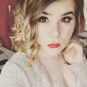 Meet your Posher, Katelynn