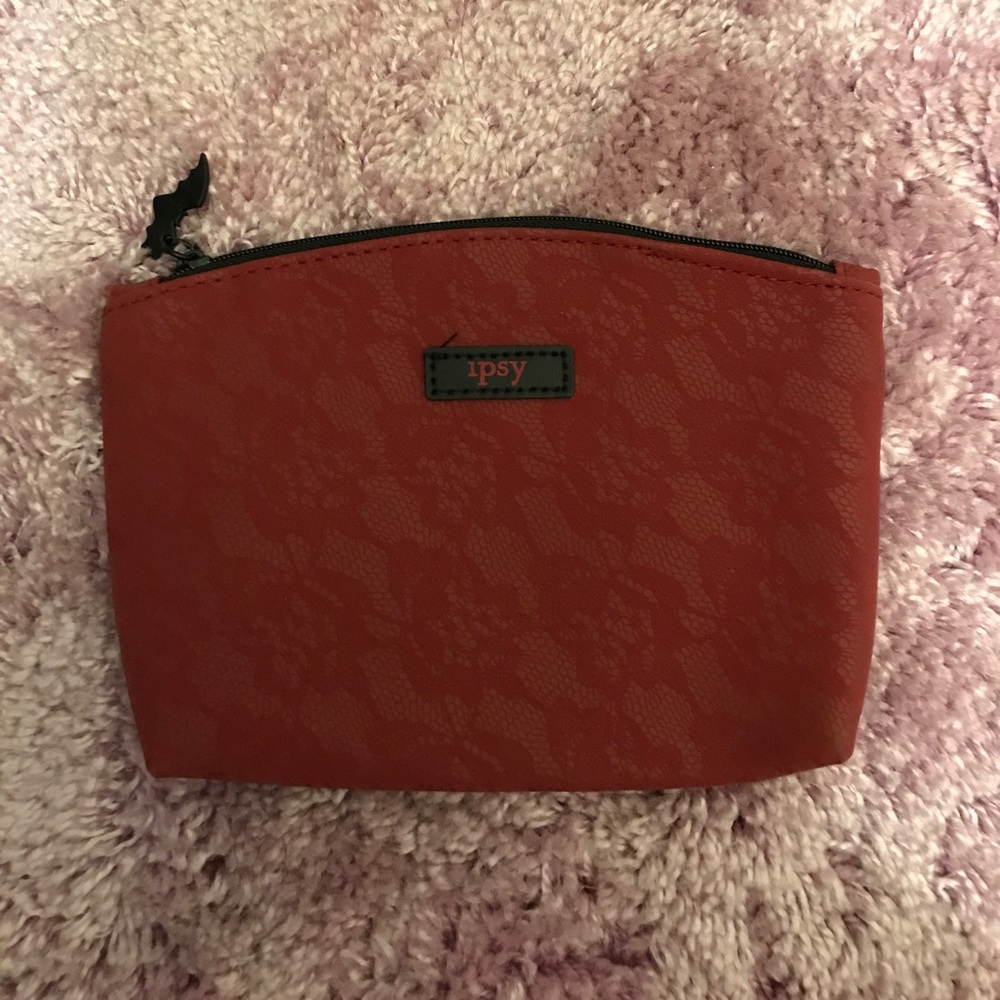 NWOT Ipsy Makeup bag in a lace print
