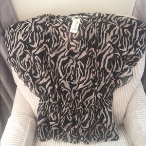 Ladies animal print blouse. New