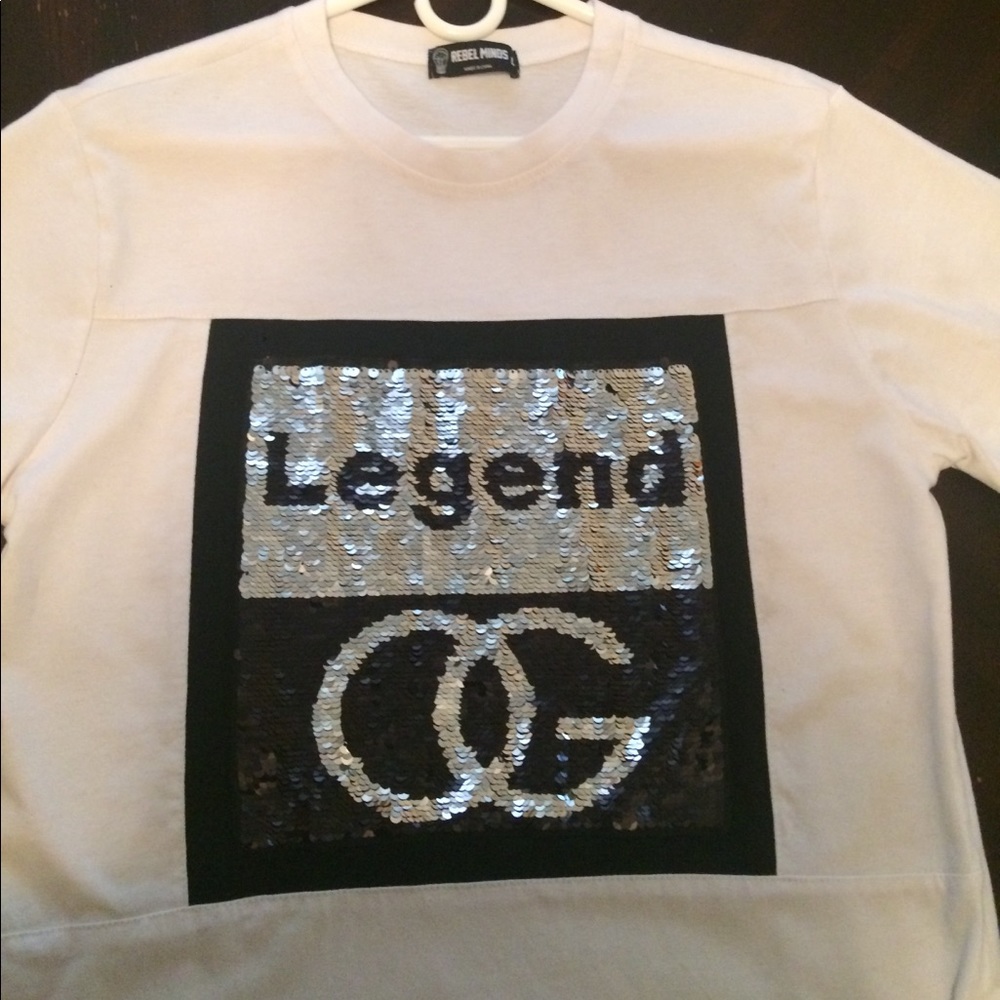 Very nice shirt for going out to parties