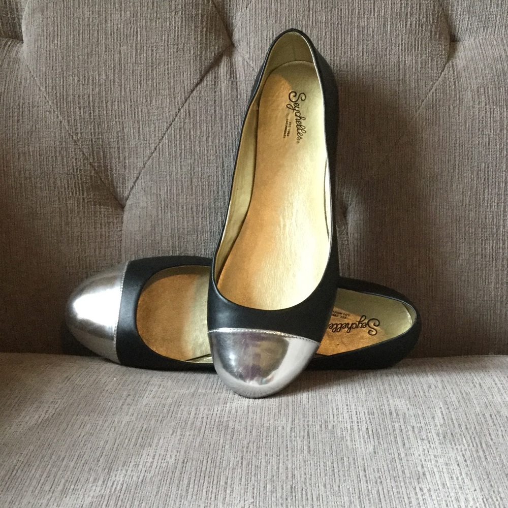 Seychelles Black/Silver Ballet Flat