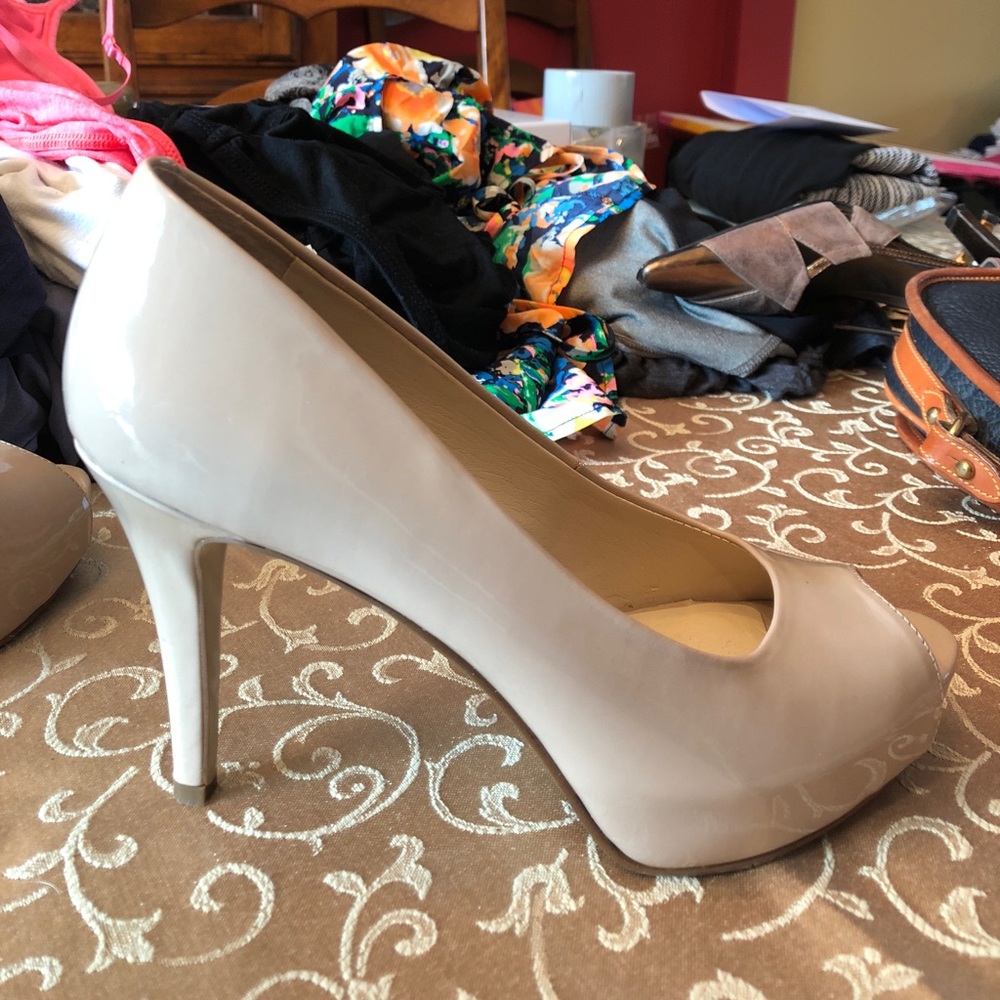 Nine west nude pumps