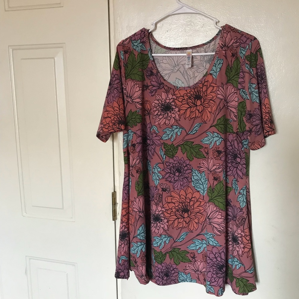 LuLaRoe Blush Floral Perfect Tee