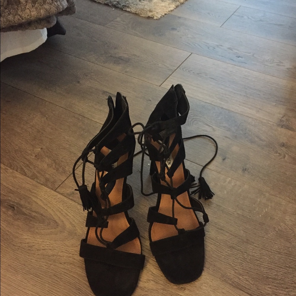 Two pairs of black heels for 40$