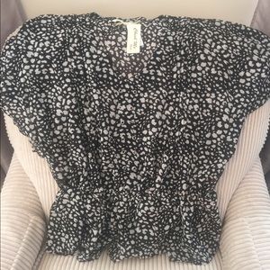 Ladies black & white blouse.