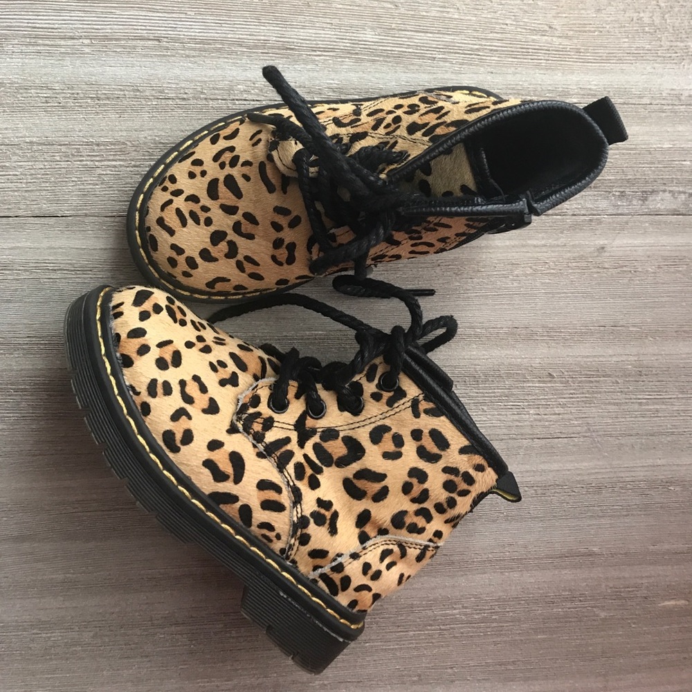 Toddler boots.
