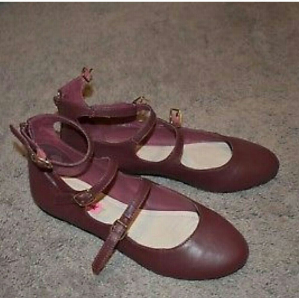 Brand new Betsey Johnson ballet flats