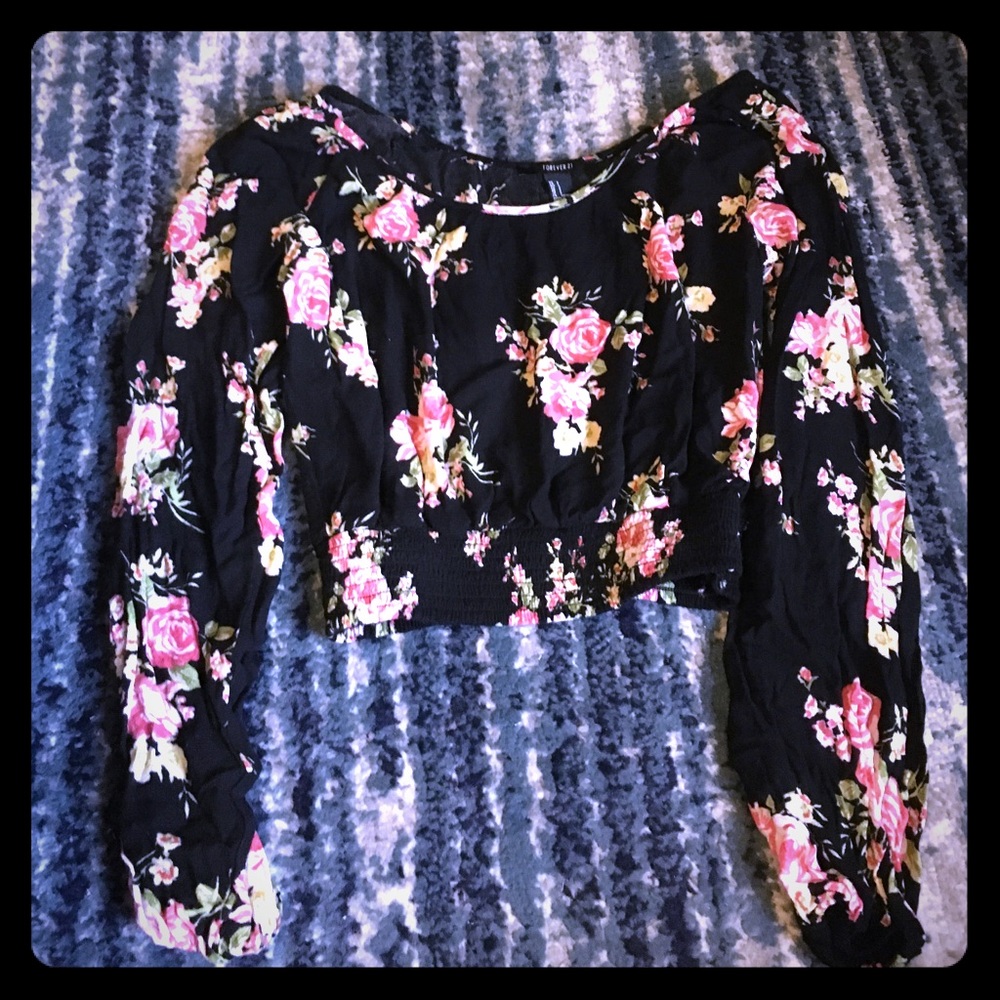 Long sleeve crop top