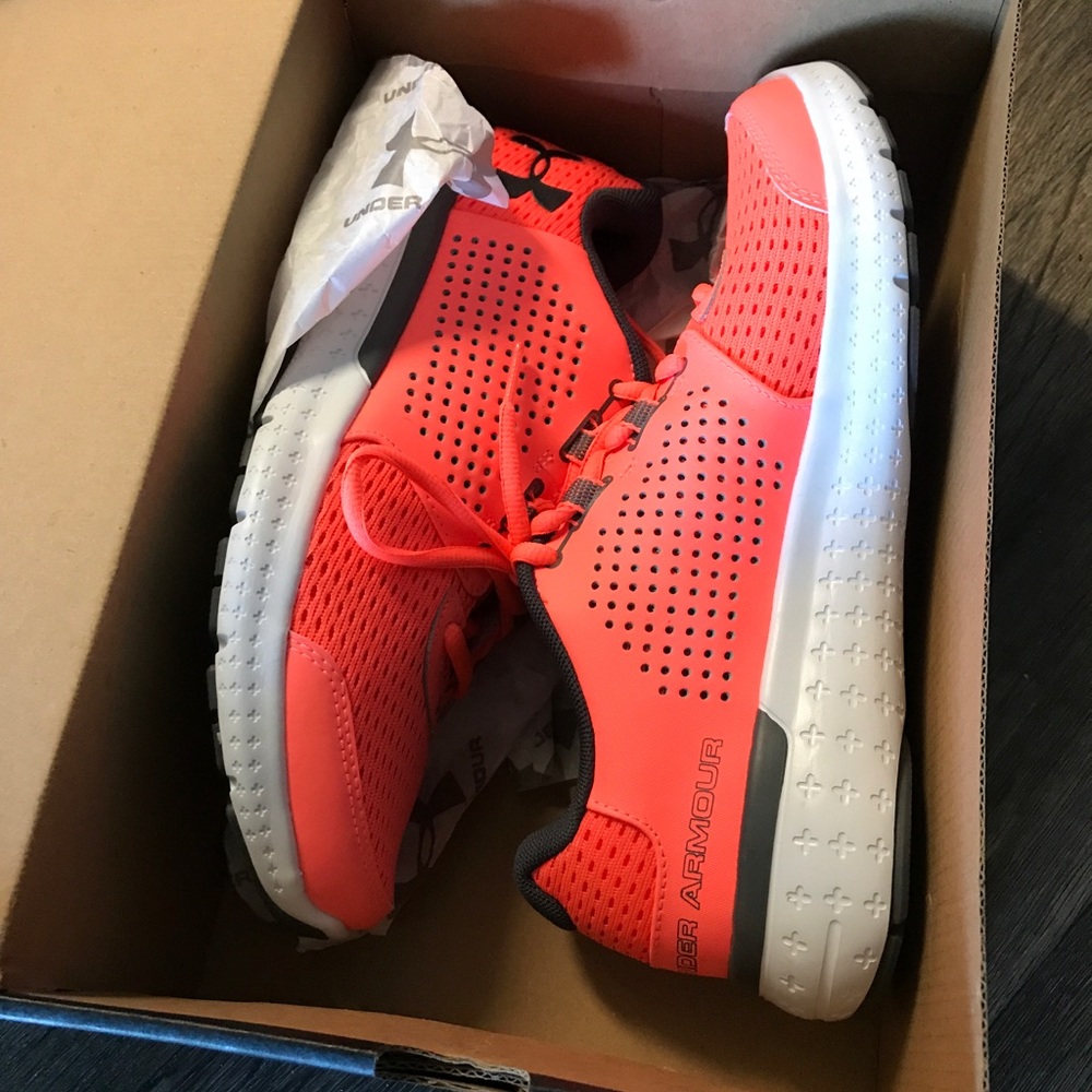 Brand New Under Armour fuel run shoes
