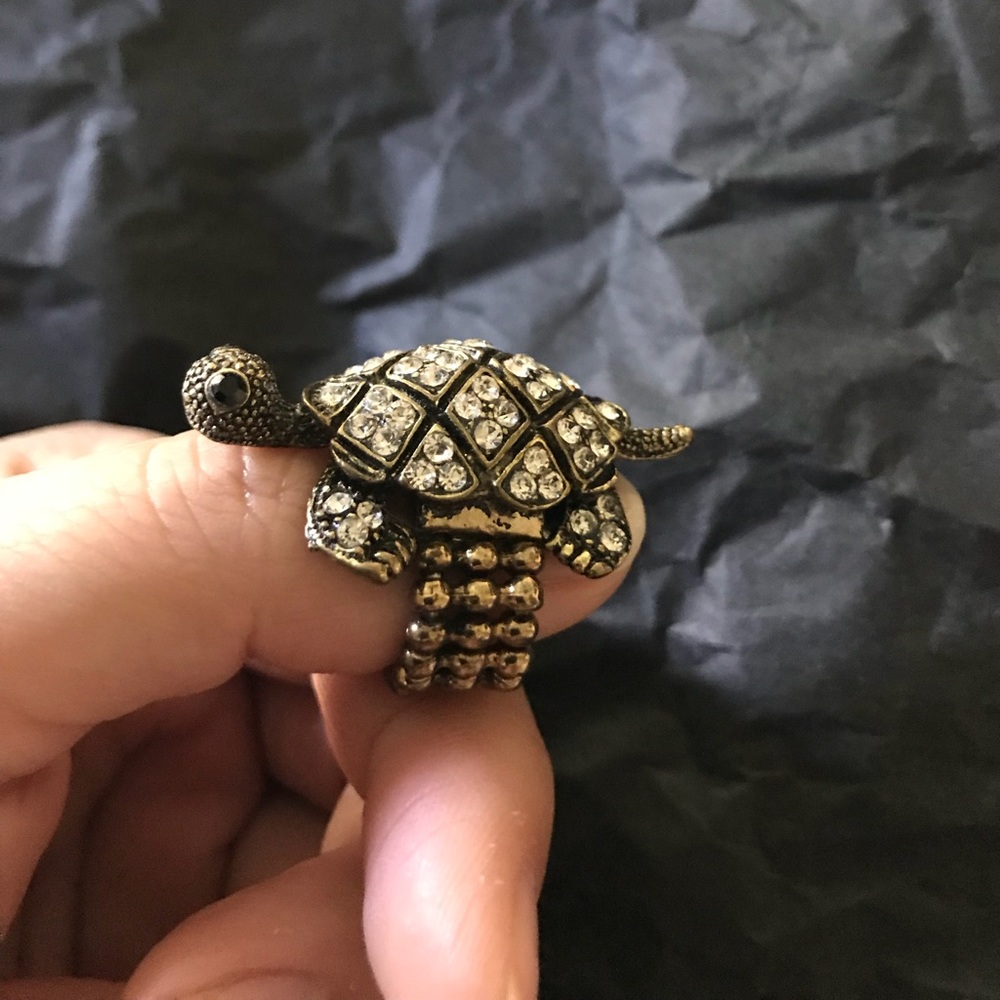The MOST CUTEST TURTLE RING! 🐢😍 - Picture 2 of 4