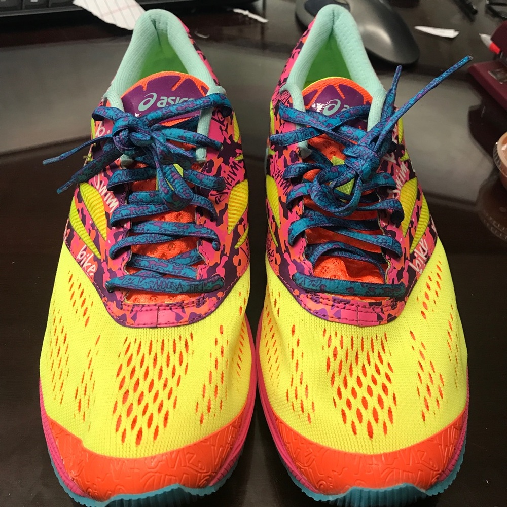 ASICS women’s Gel noosa tri 10 running shoes