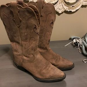 Justin cowboy boots