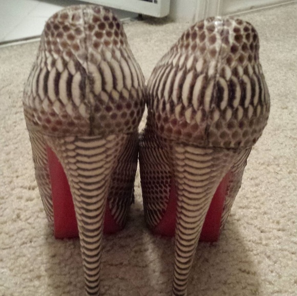 Authentic Christian Louboutin Daffodile Snakeskin - Picture 2 of 4