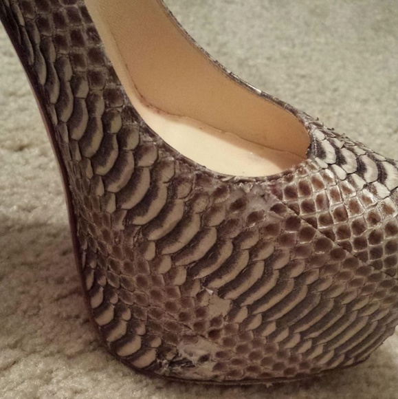 Authentic Christian Louboutin Daffodile Snakeskin - Picture 4 of 4