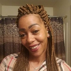 Meet your Posher, Demetra