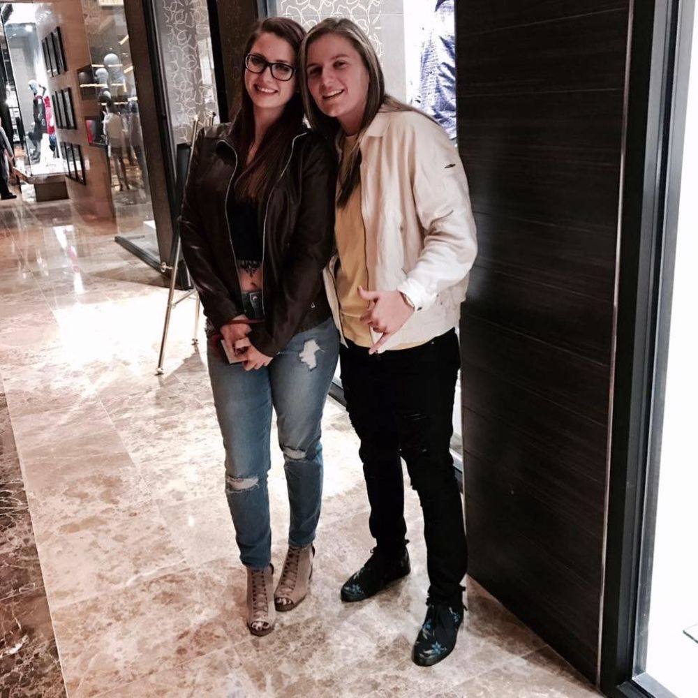 Meet your Posher, Adelina