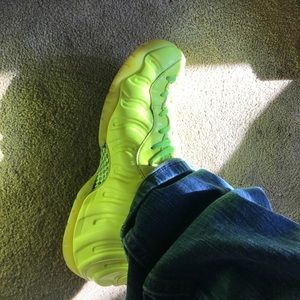 Nike highlighter foamposite