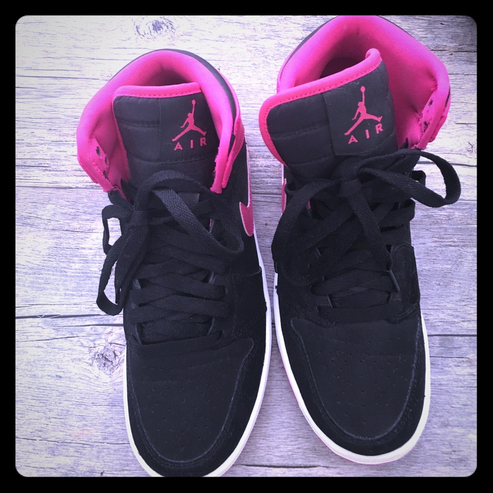 Nike Air Jordan’s, Black/Pink size 6Y(w 7.5)