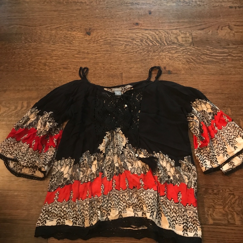 Cold shoulder printed shirt